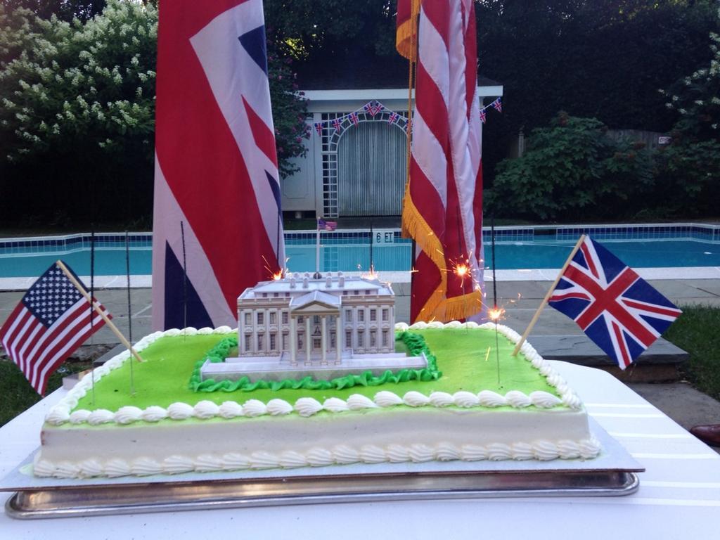 British photo showing White House cake to celebrate War of 1812