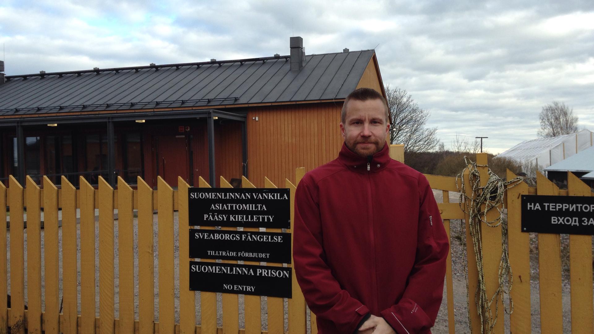 Jukka Tiihonen served the last few years of his sentence for murder at this open prison on Suomenlinna Island. The yellow fence, with a sign saying, "Labor Colony" in Finnish, Swedish, English, and Russian, separates the prison from a neighborhood.