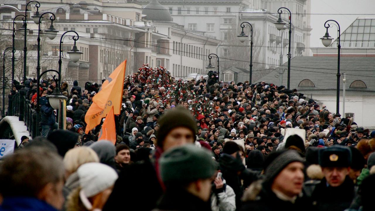 Amid evidence of widespread fraud during Russia's 2011 parliamentary elections, thousands took to the streets to protest. The Kremlin has since learned its lesson, say analysts. 