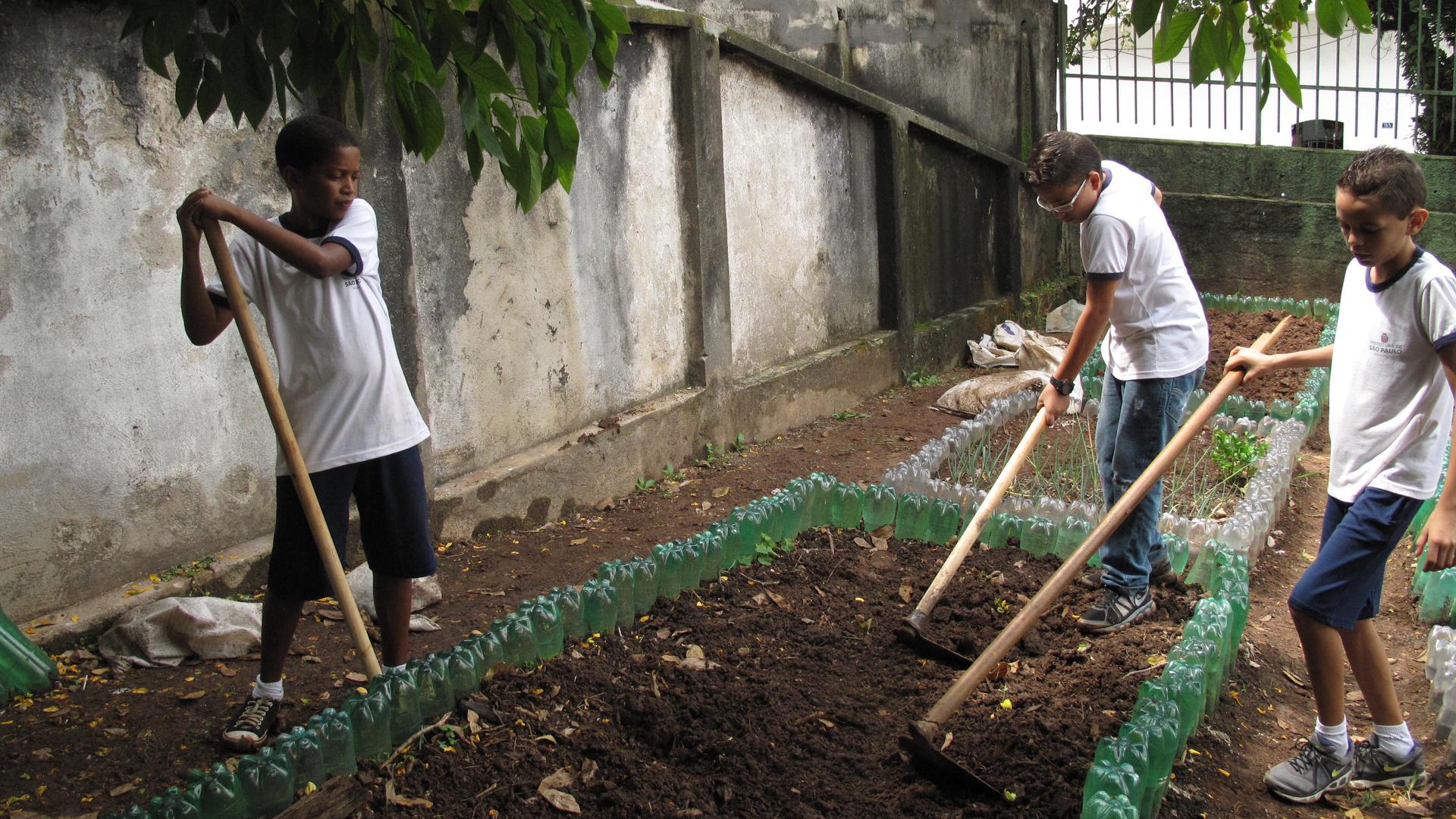Sixth-graders at the Leão Machado school in Sao Paulo. School gardens have become a popular way to help kids learn to eat healthier in Brazil.