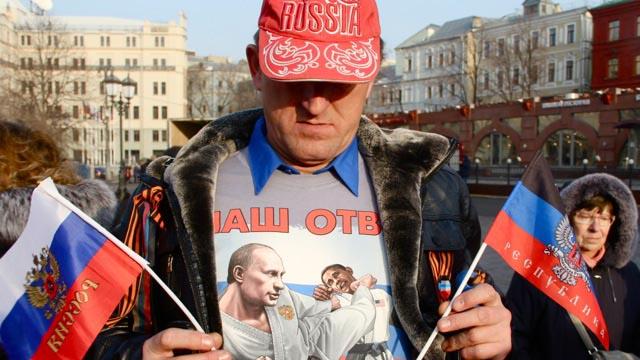 Protester at anti-Maidan rally this weekend in Moscow sports a pro-Putin t-shirt.