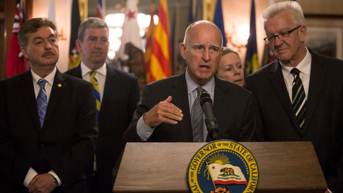 California Gov. Jerry Brown speaks before signing an agreement with 11 other international states and provinces to limit the increase in global average temperature to below two degrees, in Sacramento, California May, 2015.