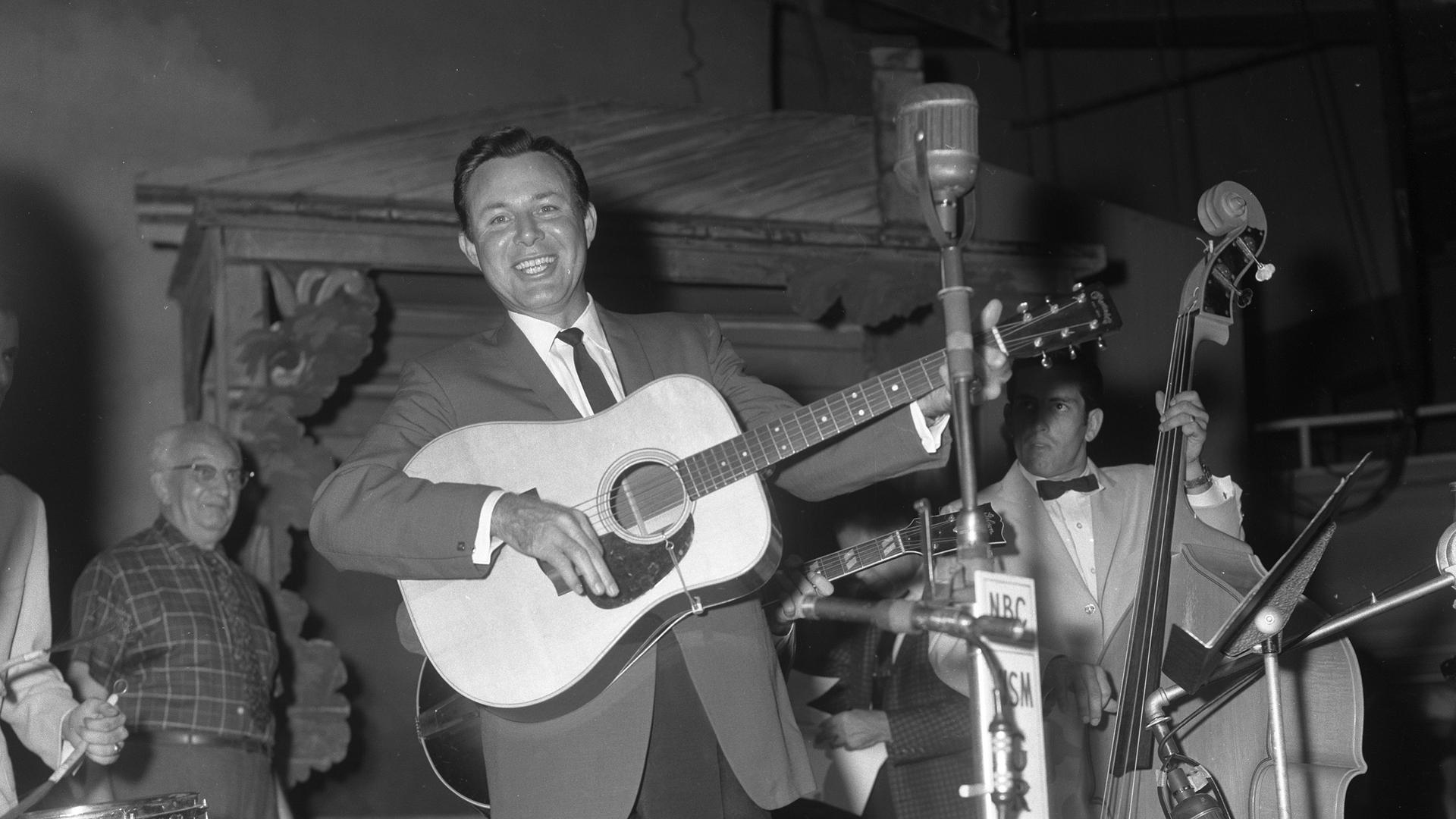Jim Reeves on the Grand Ole Opry, September 3, 1960.