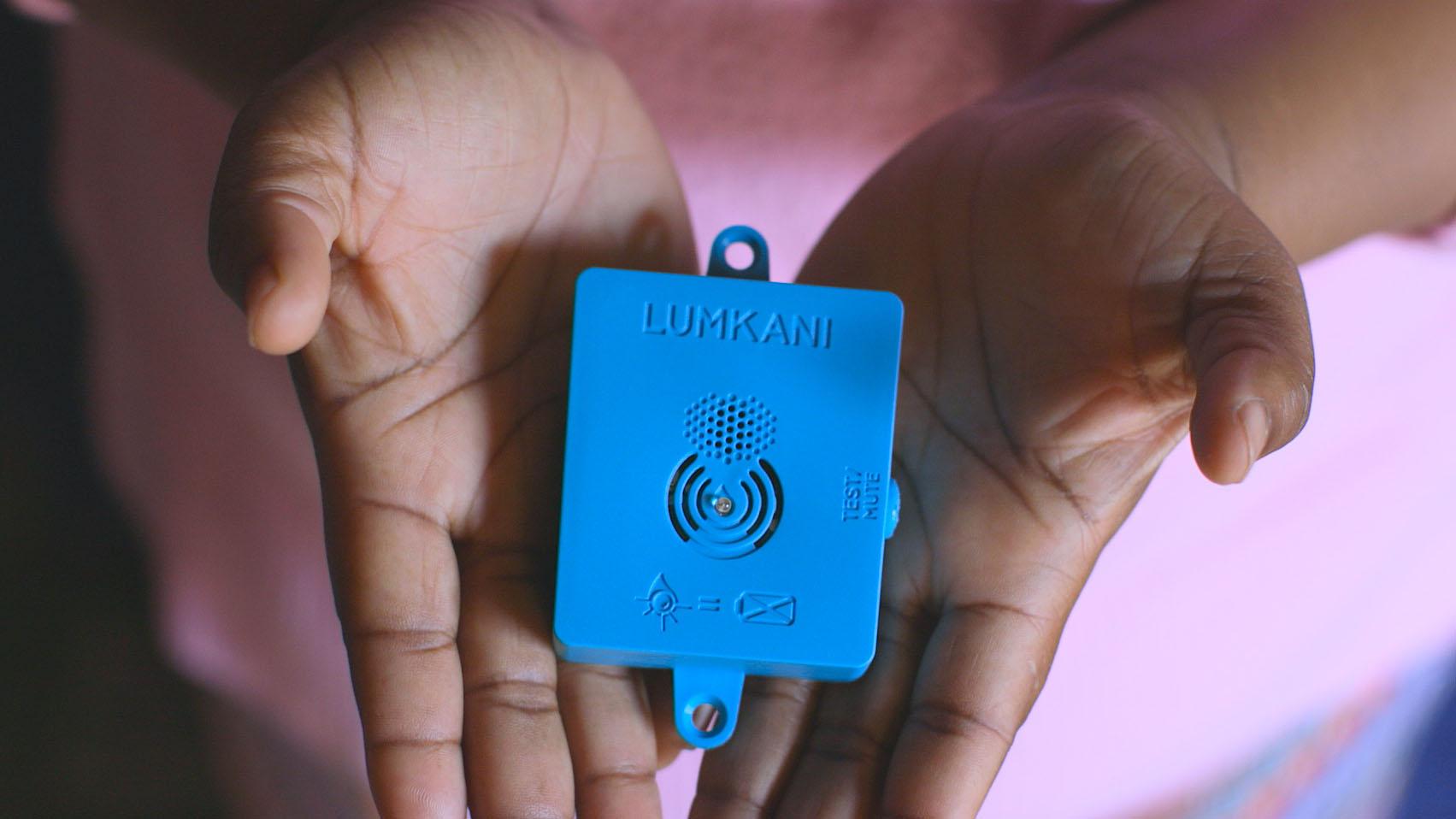 An engineering professor in South Africa challenged his students to come up with a way to prevent devastating shack fires that displace thousands. One of them came up with this fire detector, Lumkani, that can alert a neighborhood.