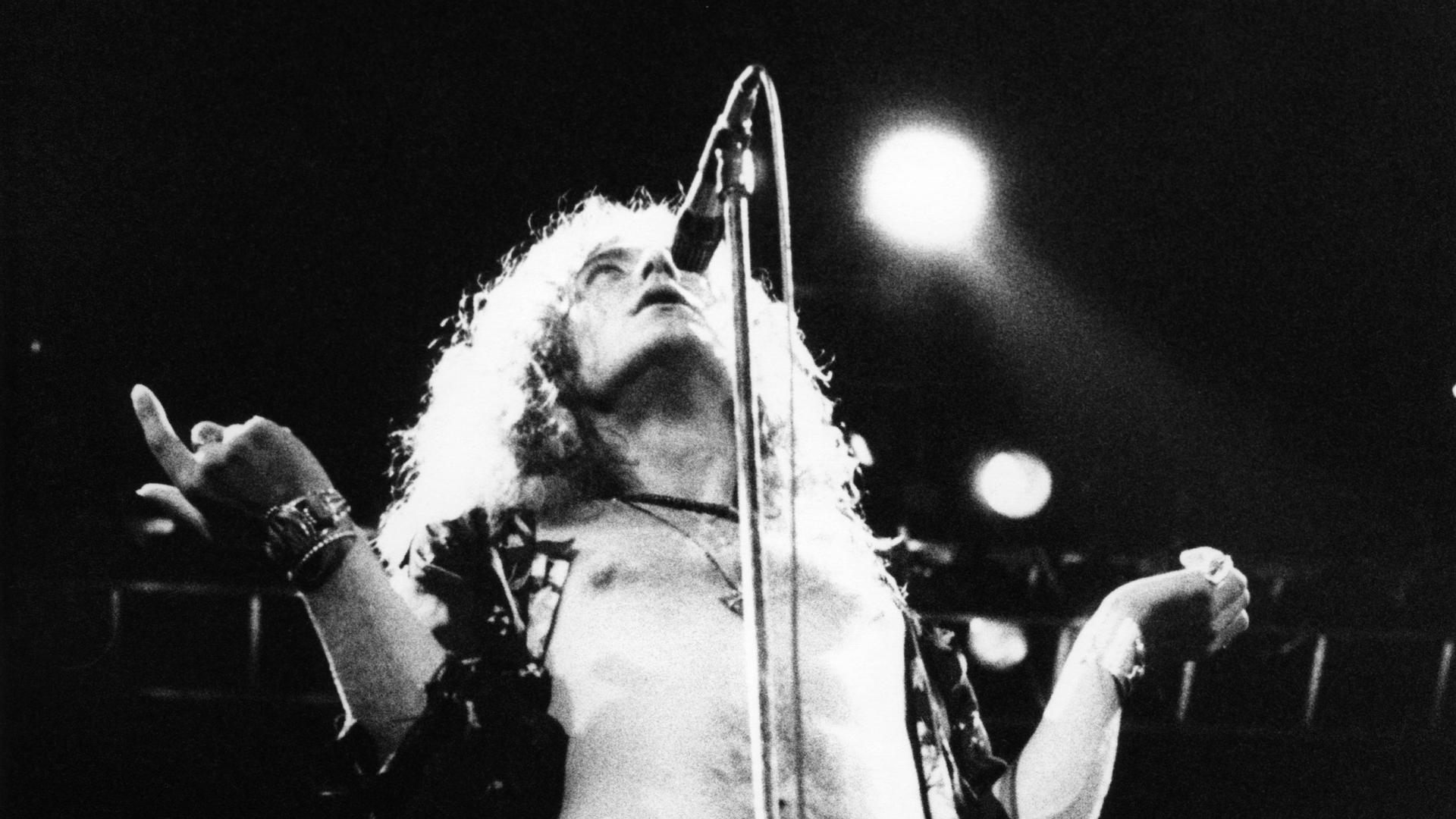Robert Plant of Led Zeppelin performing "Stairway to Heaven" live onstage at Erals Court, 1975 in London.