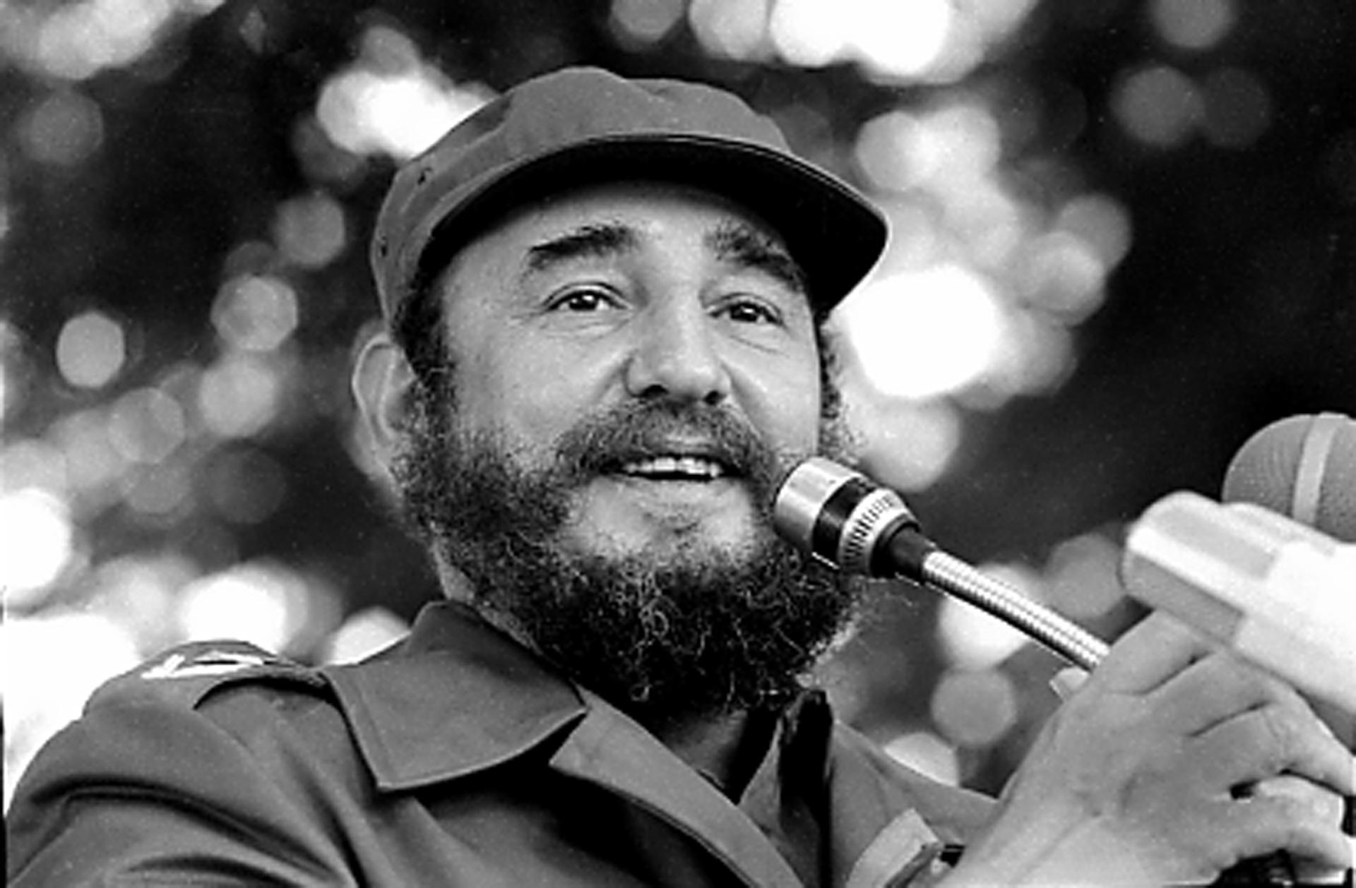 Fidel Castro speaks during a visit to Luanda, Angola in March, 1984. Picture taken March 1984.