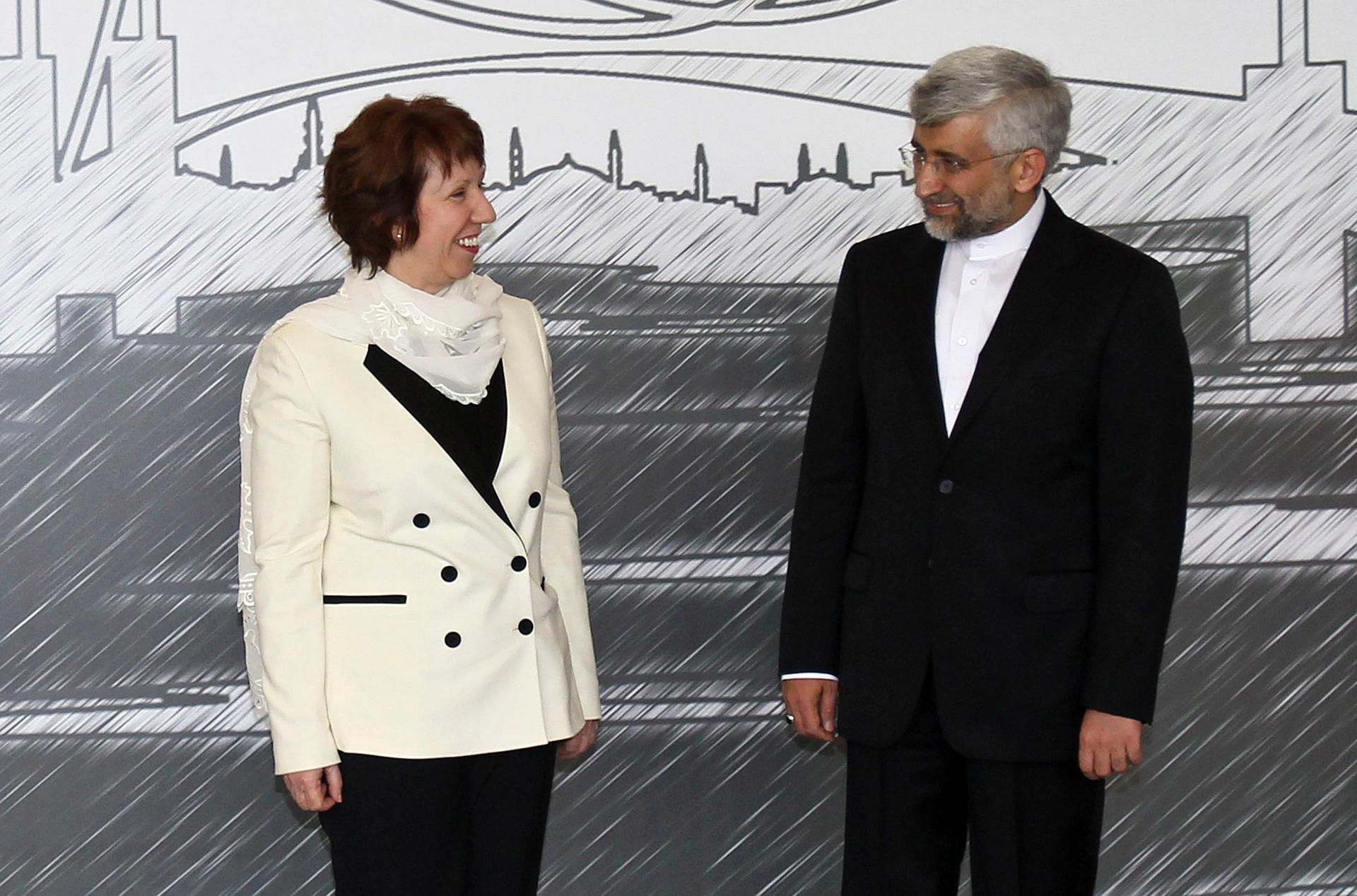European Union foreign policy chief Catherine Ashton (L) and Iran's chief negotiator Saeed Jalili in Istanbul April 14, 2012 