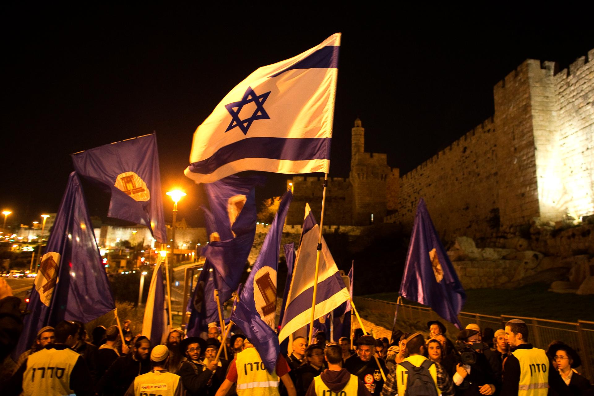 Israeli right-wing activists rallied on Thursday for Jewish prayer rights at the holiest site in Jerusalem, the compound known to Muslims as Noble Sanctuary and to Jews as Temple Mount.