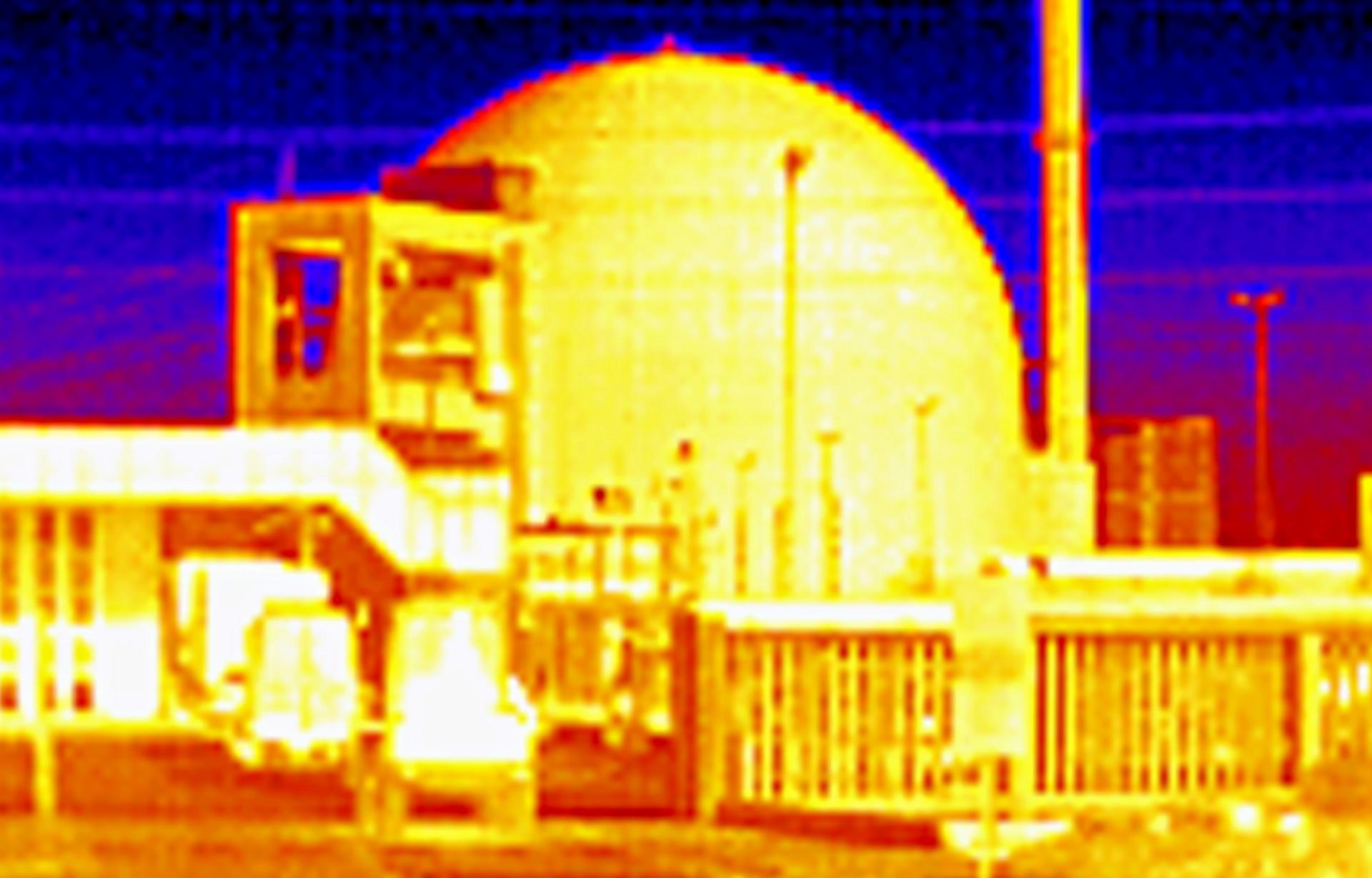 An image taken with a thermal camera shows the shutdown of a nuclear power plant in Germany. The picture does not show any temperature difference outside the power plant.