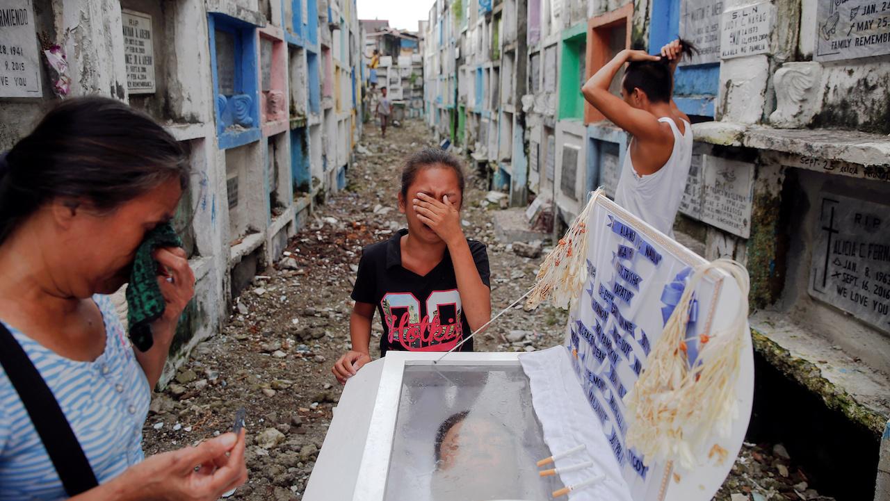 Philippines drug war funeral