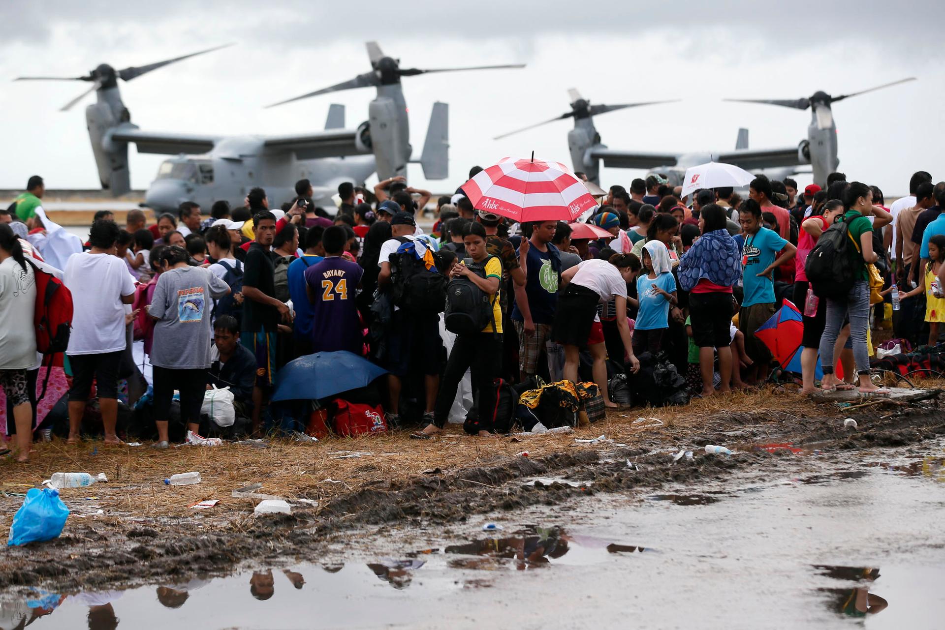 Filipinos waiting to be airlifted
