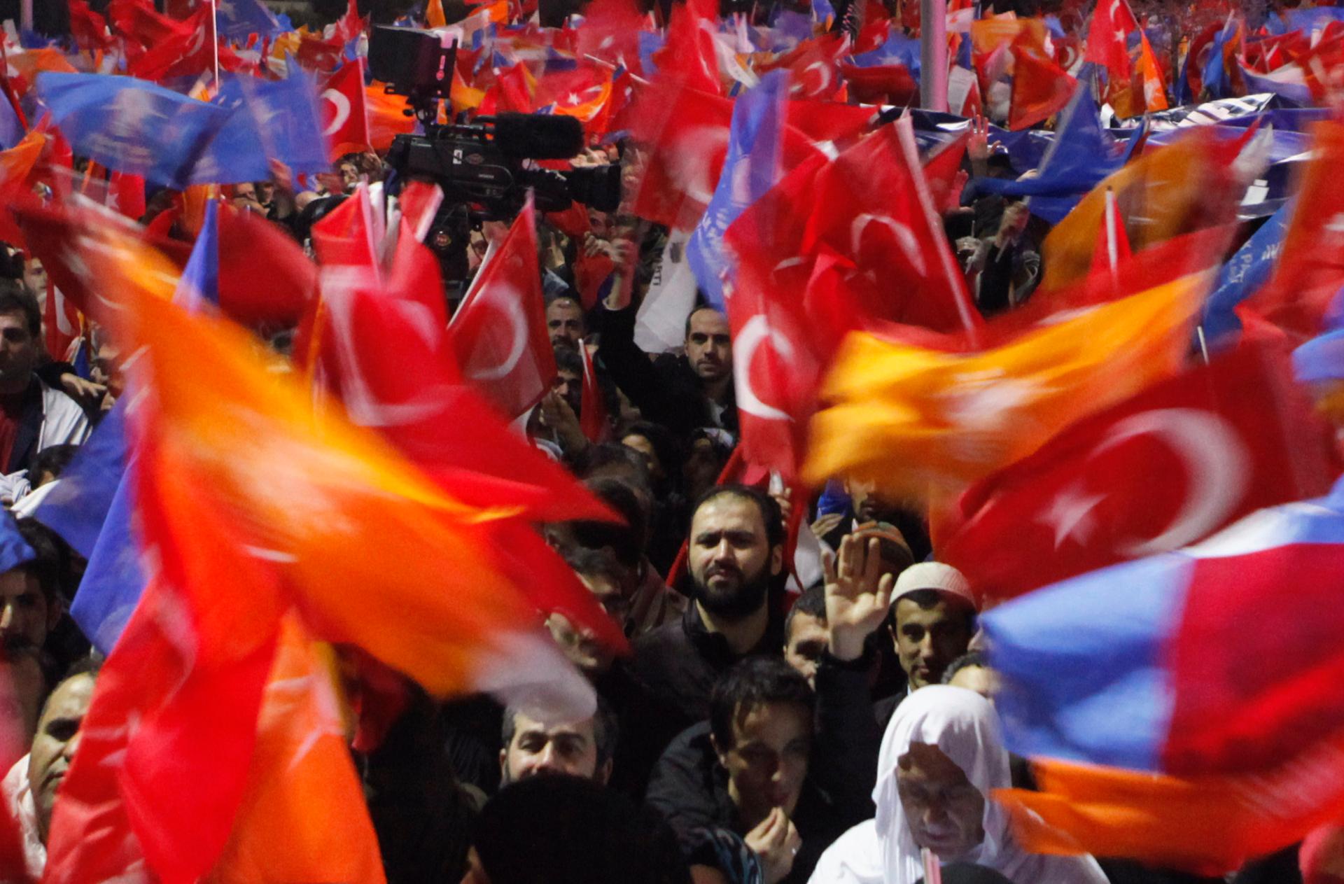 Supporters of Turkey's Prime Minister Tayyip Erdogan