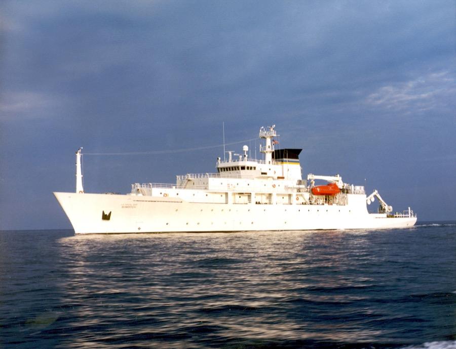 oceanographic survey ship