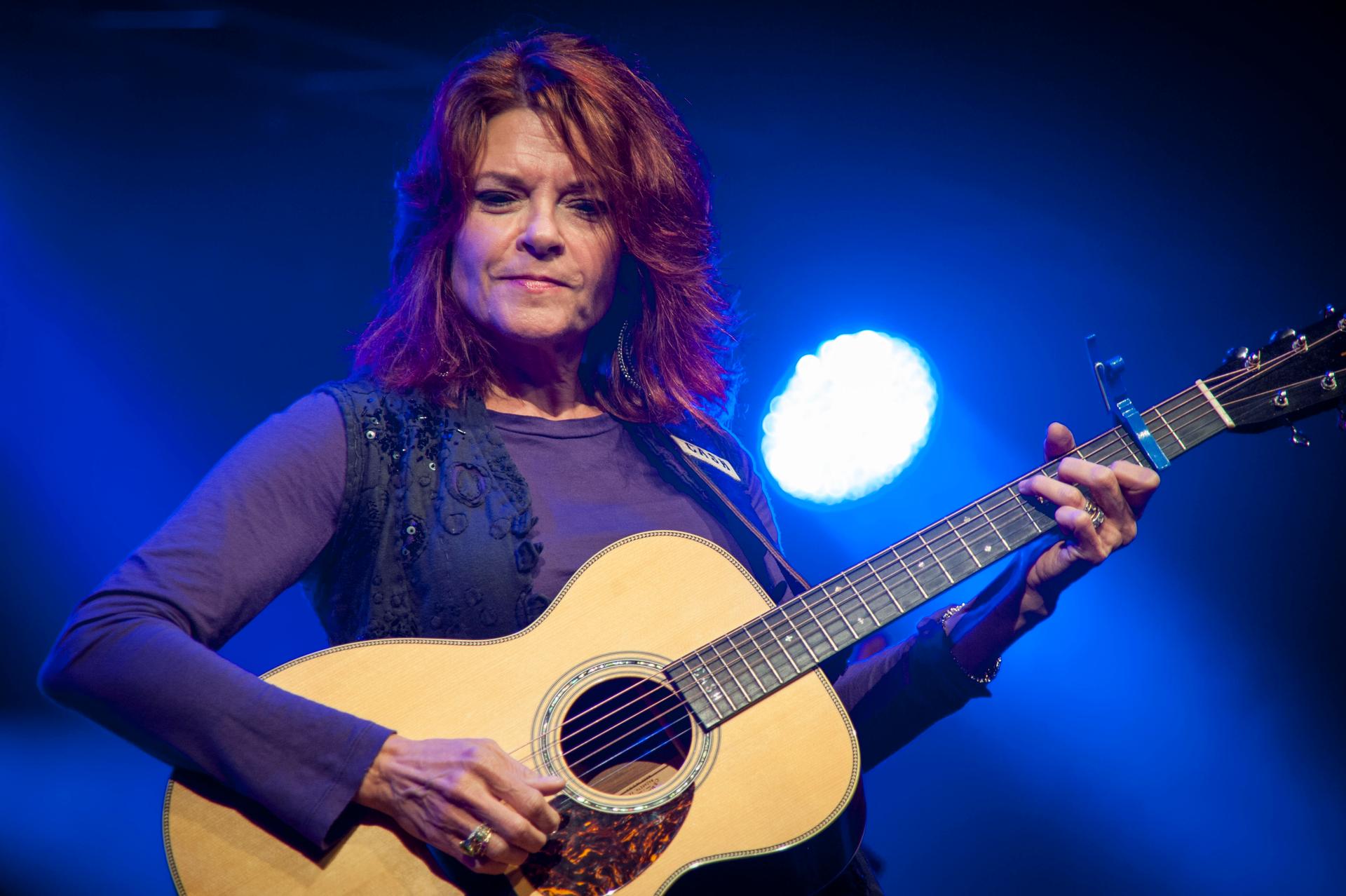 Rosanne Cash performs in 2014