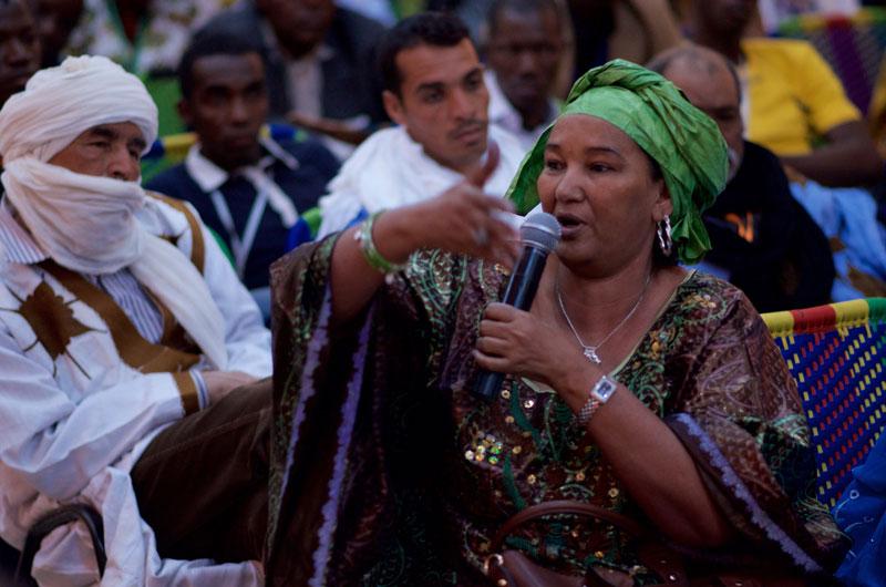 Fadimata from the group Tartit during a discussion in Segou's Festival Sur le Niger.