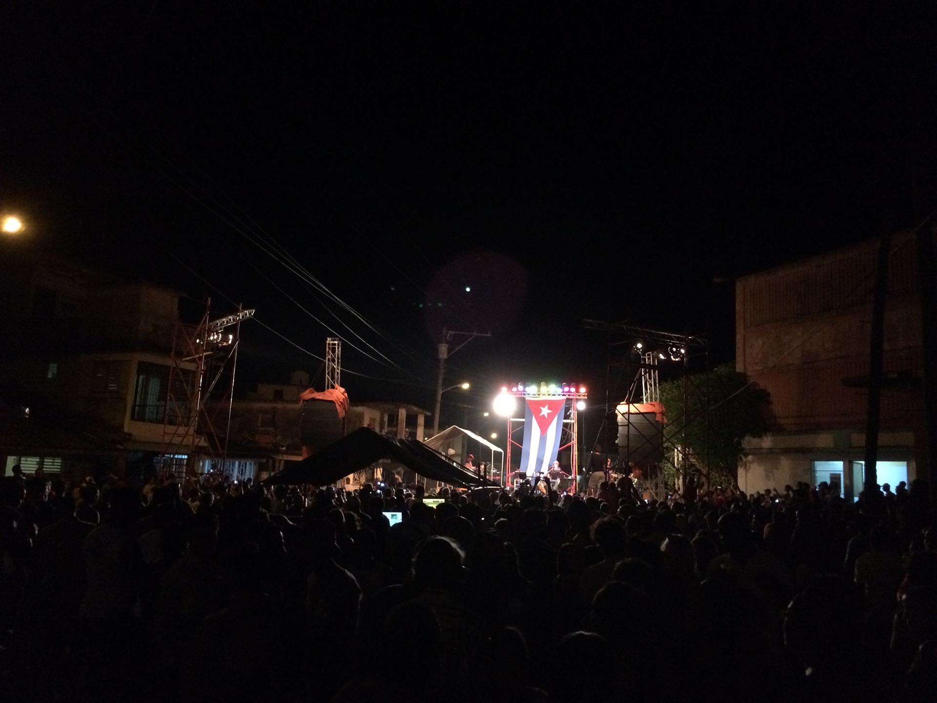 Street concert in Havana with Silvio Rodriguez on stage