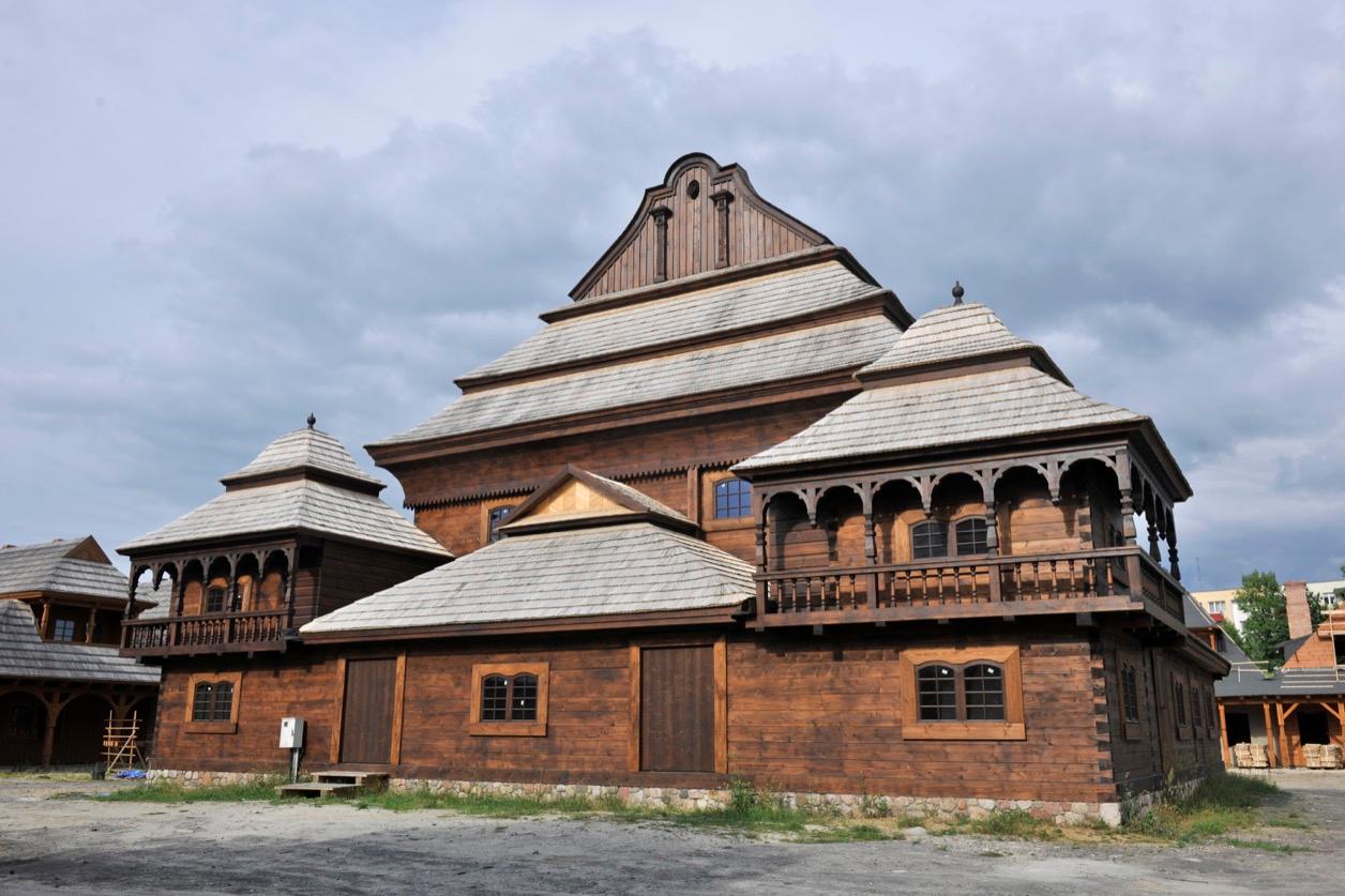 In Bilgoraj, Poland they're putting finishing touches on this replica of the Wolpa Synagogue.