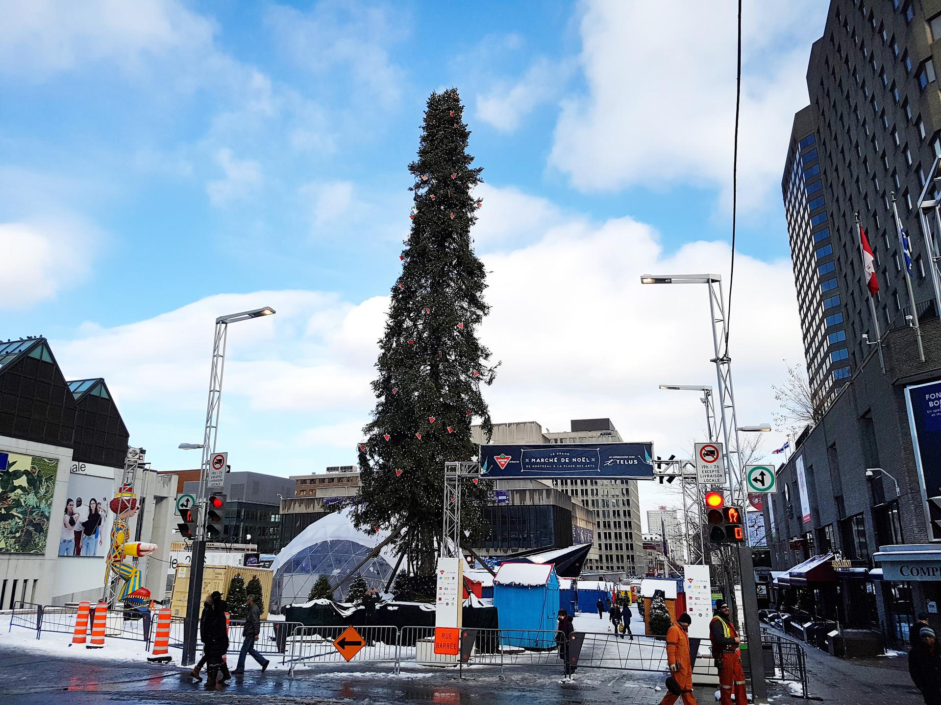Montreal's ugly Christmas Tree.