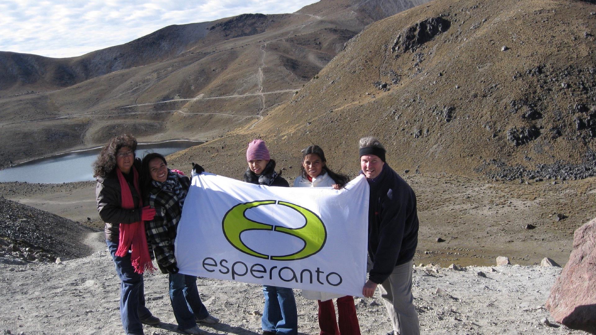 An Esperanto-conversation group on Nevado de Toluca, Mexico.