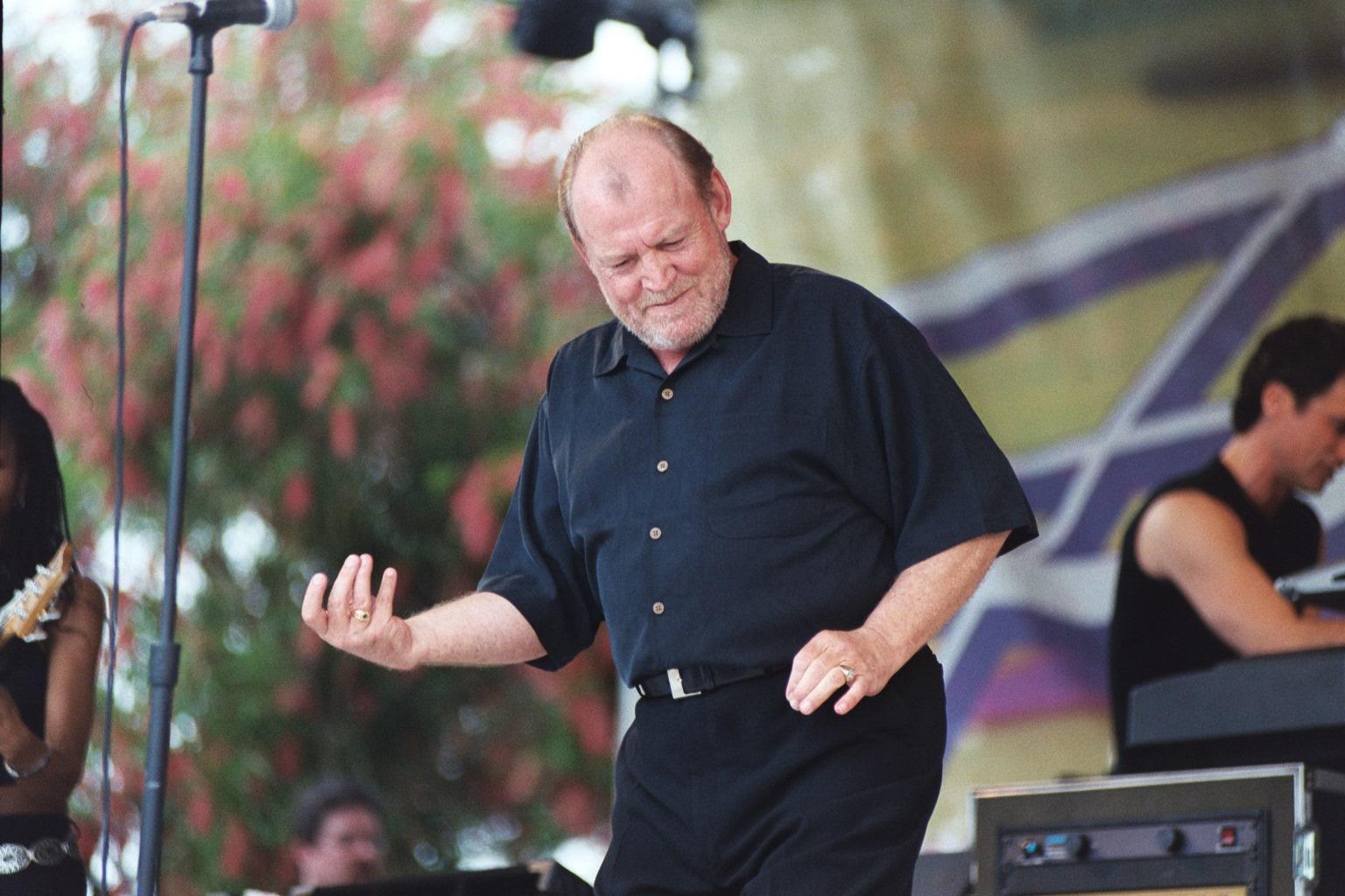 Joe Cocker performing at Gulfstream Park in Hallandale, Florida, in 2003.