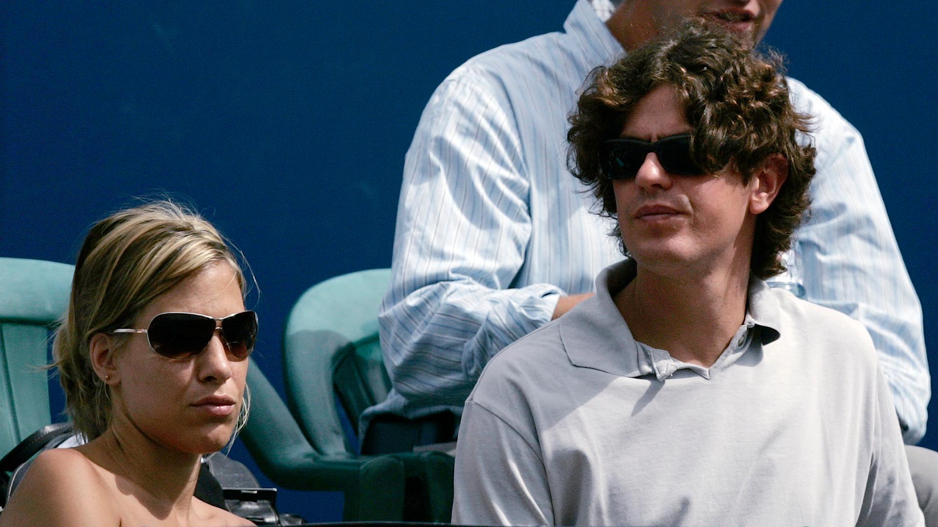 Argentina's Economy Minister Martin Lousteau and his girlfriend Anita attend the final match at the Buenos Aires Open tennis tournament between Jose Acasuso and David Nalbandian February 24, 2008.