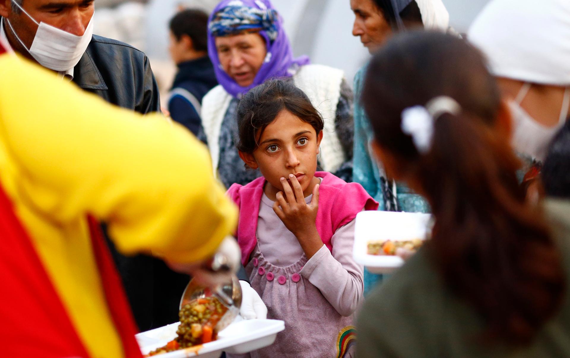 Syrian refugee food distribution