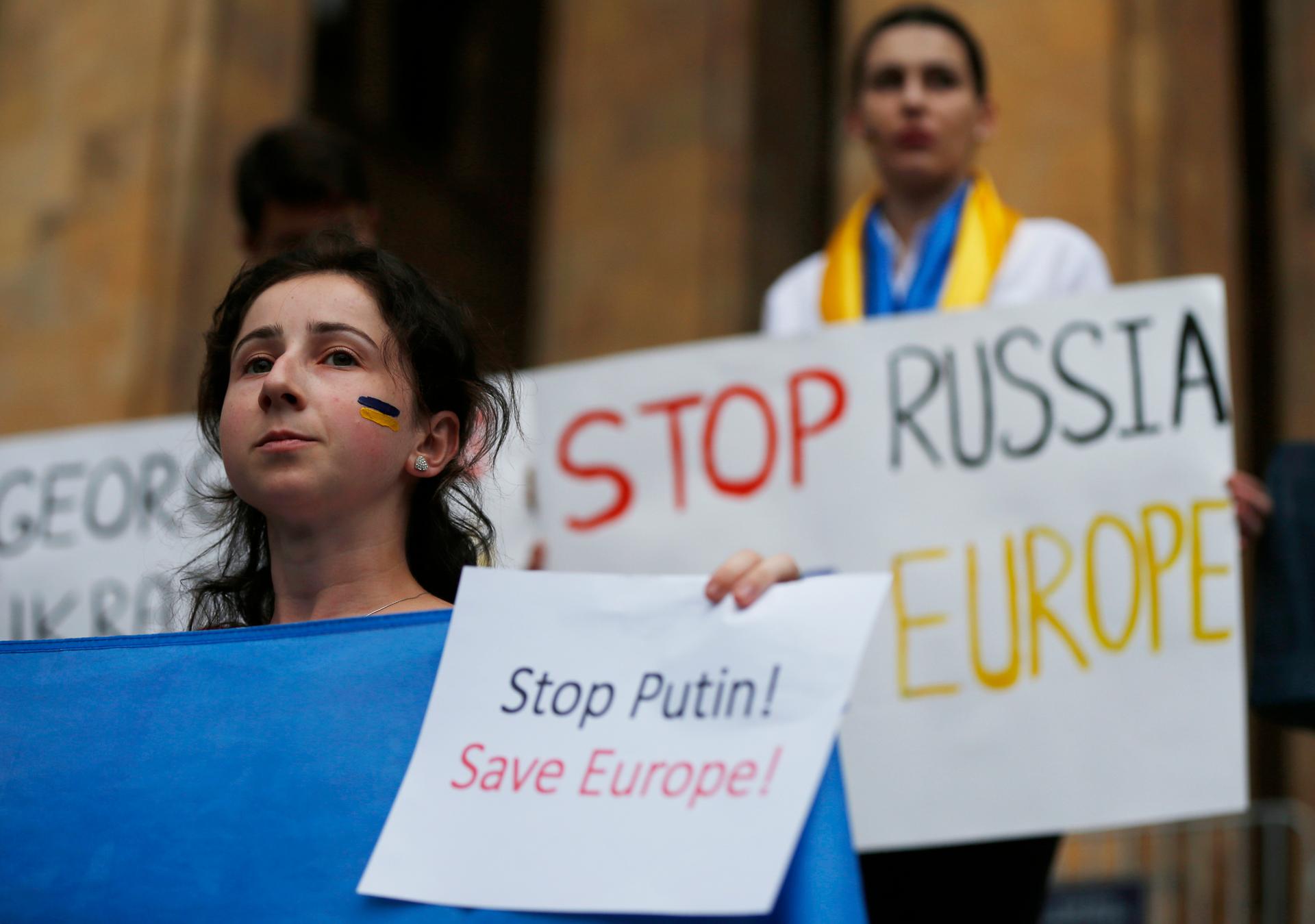 Protesters attend a rally in support of Ukraine, in Tbilisi, Georgia, on August 29, 2014. 