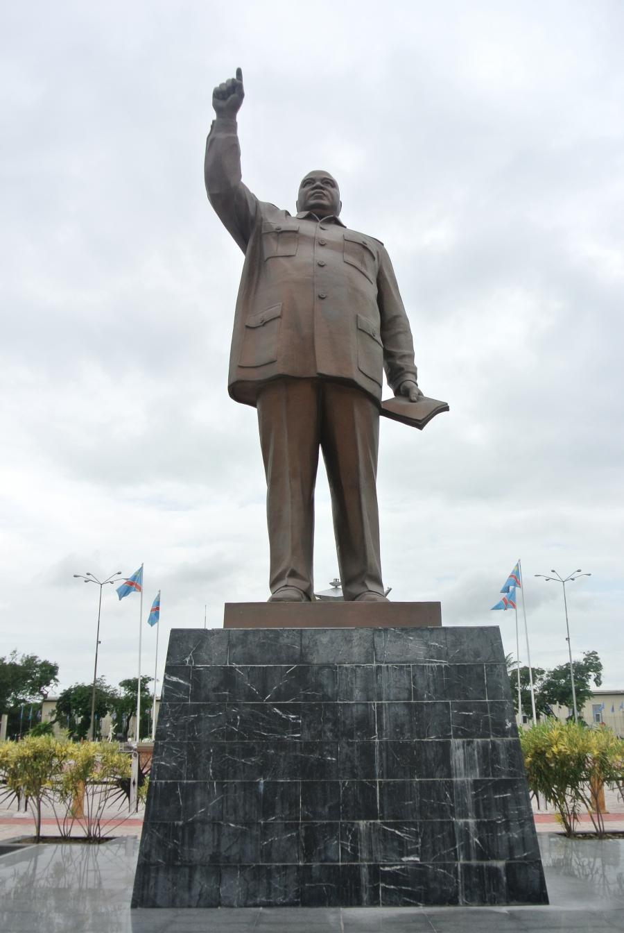 Many say this statue of Laurent Kabila in Kinshasa, DRC looks like he's wearing a suit from the Kim's tailor.