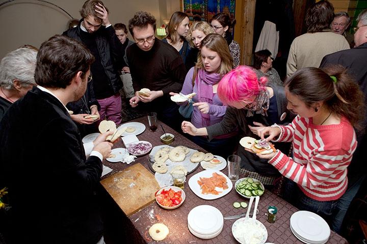 When Menachem Kaiser and friends held their first bagel party in Vilnius, the bagels disappeared in minutes.