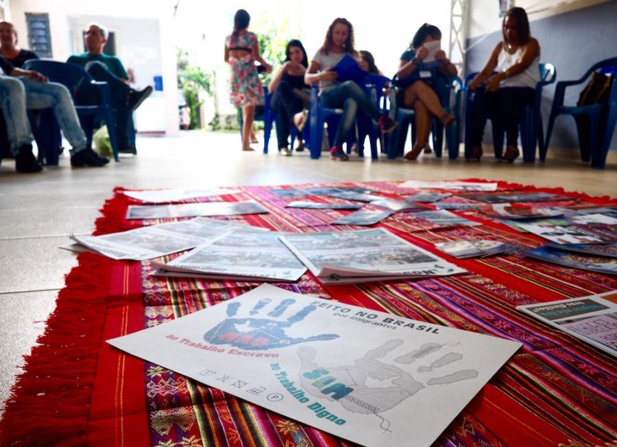 Bolivian, Colombian, Venezuelan, and Peruvian immigrants participate in a team-building activity before their community organizing training at CAMI.