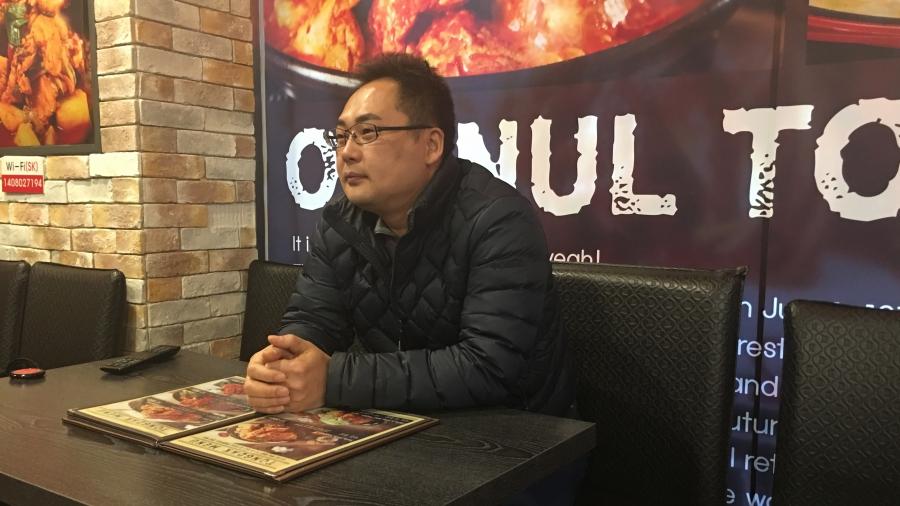 Park Shi-kyung opened a fried chicken restaurant to help pay for after-school tutoring for his children. But he's not making a profit.