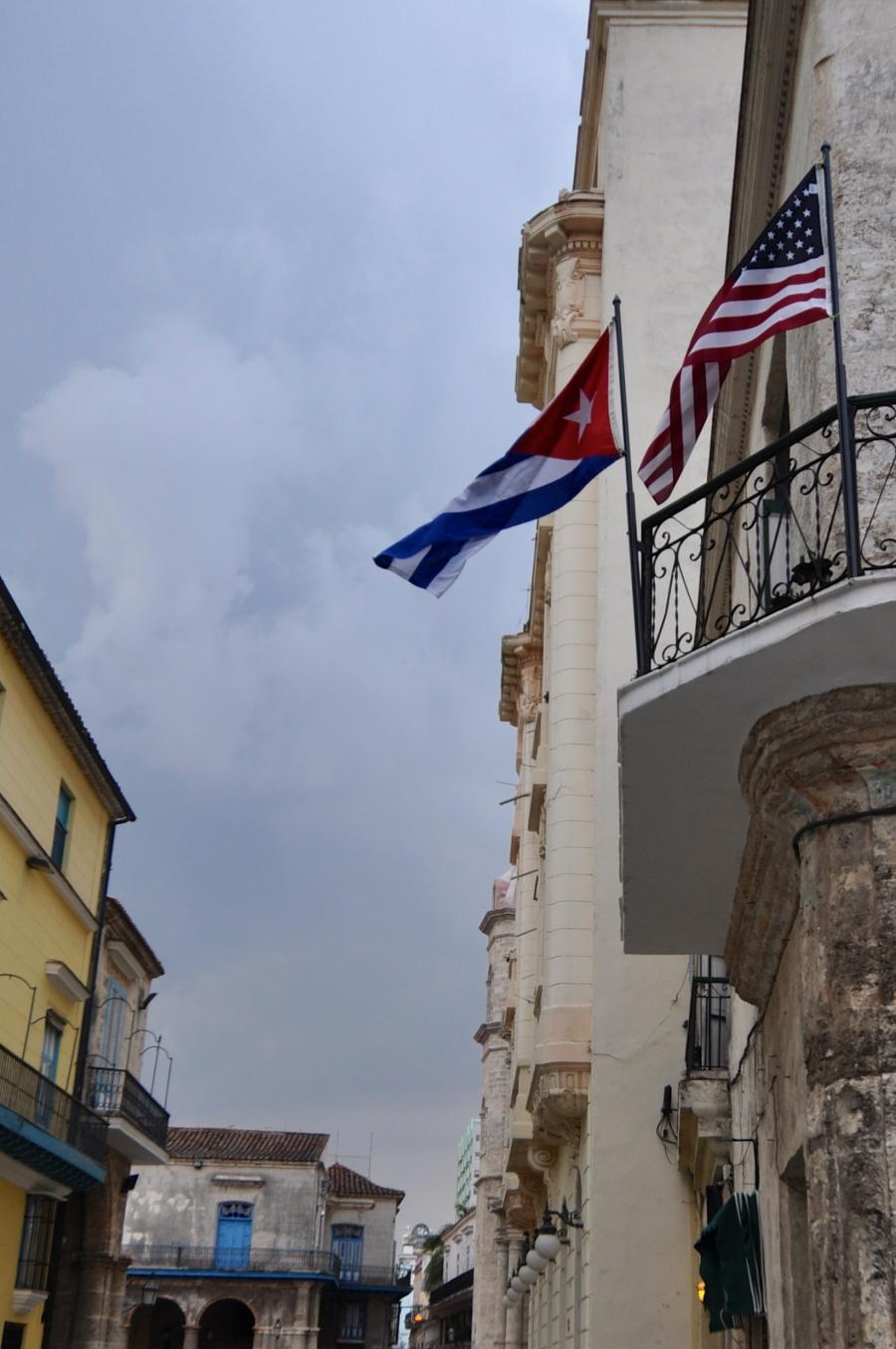 US and Cuban flags