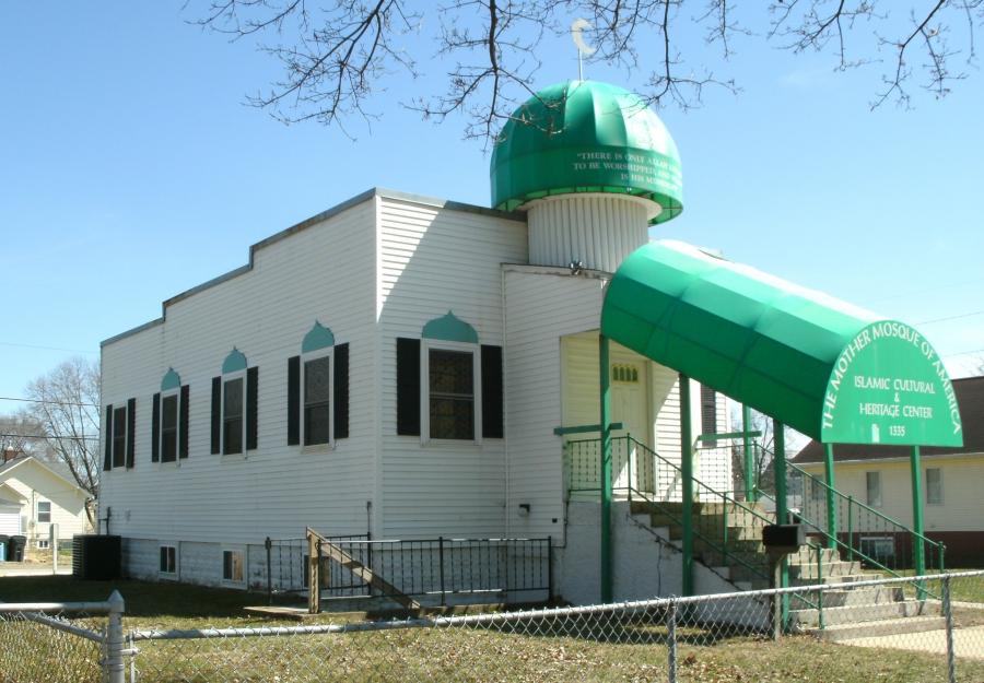Mother Mosque in Iowa, white building with green roof