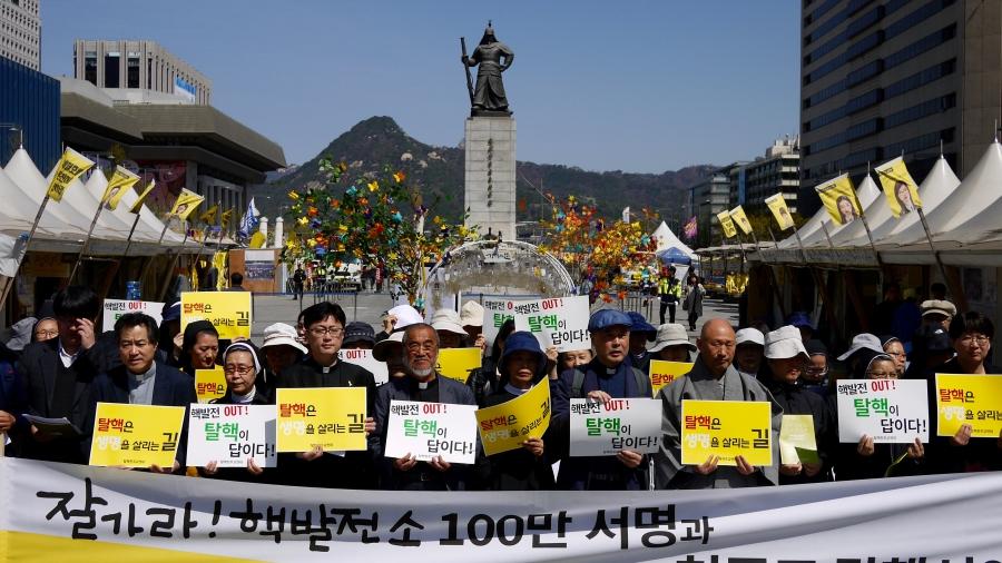 Catholic priests and nuns rallied in downtown Seoul in April 2017 to call attention to the dangers of South Korea's reliance on nuclear power plants for electricity.  