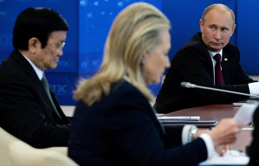 Russia's President Vladimir Putin (R) attends the Asia-Pacific Economic Cooperation (APEC) Summit Leaders' Retreat Two with U.S. Secretary of State Hillary Clinton (C) and Vietnam's President Truong Tan Sang in Vladivostok September 9, 2012.