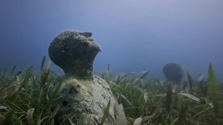 Some of Jason deCaires Taylor's underwater sculptures.