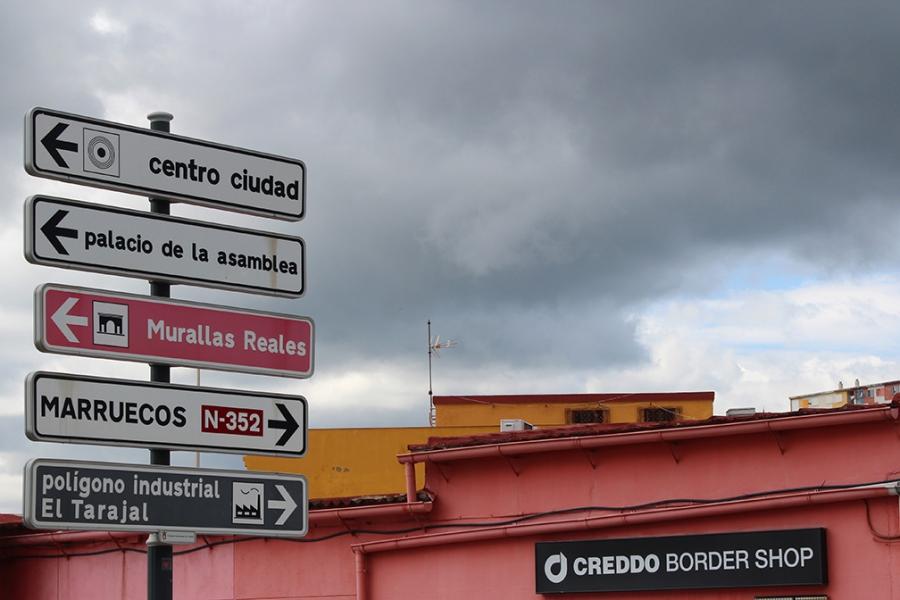 border signs