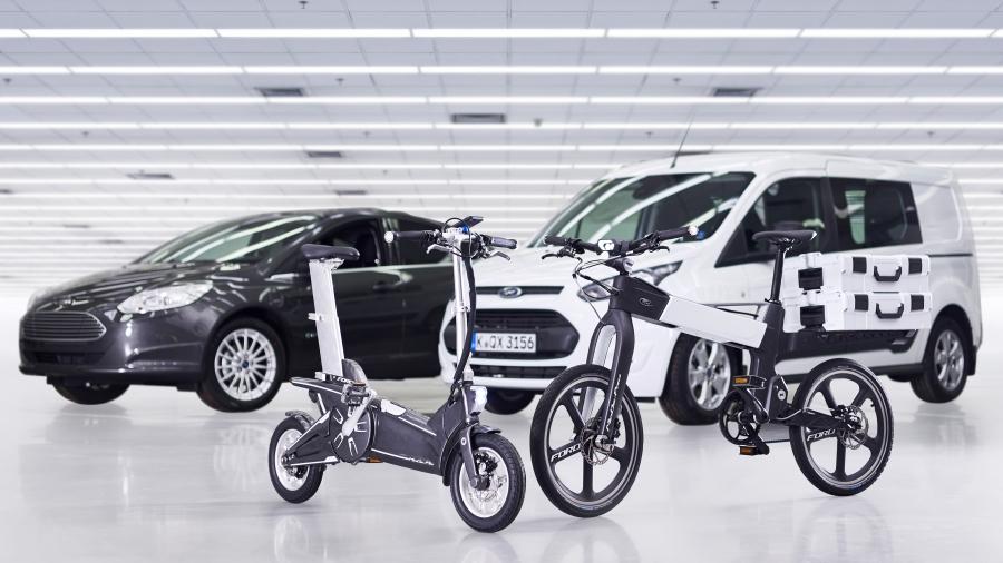 Ford's electronic bike will be able to fit into a car and be used to move around a city. 