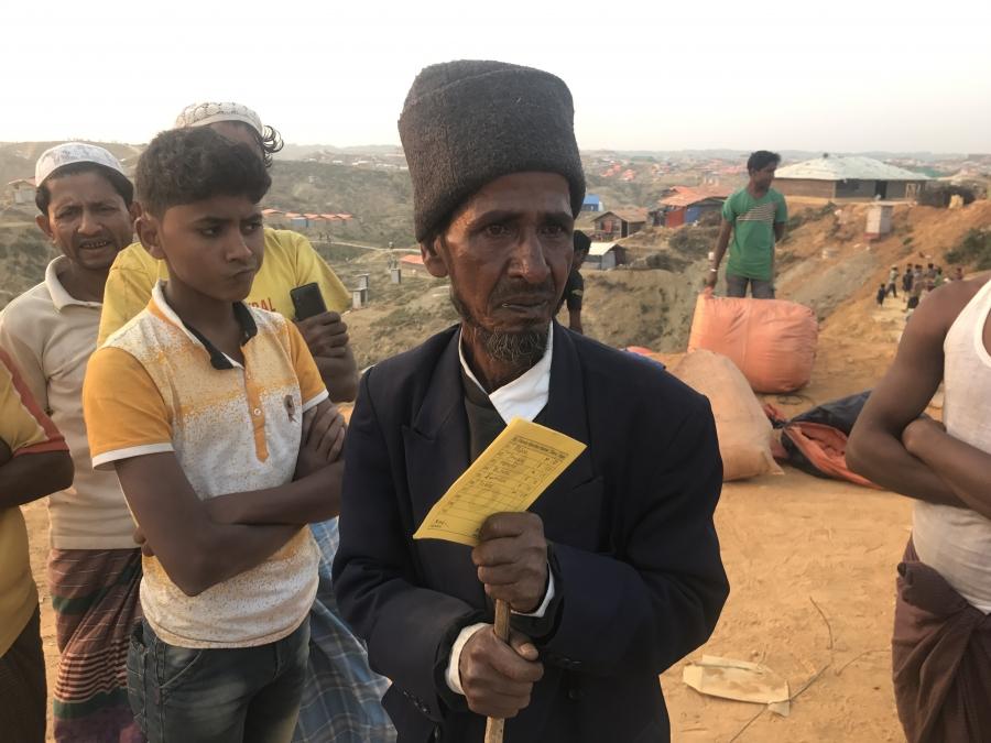 Mohammad Abbas and his family of seven had arrived in Balukhali two days earlier and had plans to work on a more permanent home, but their donated housing materials were stolen in the middle of the night. 