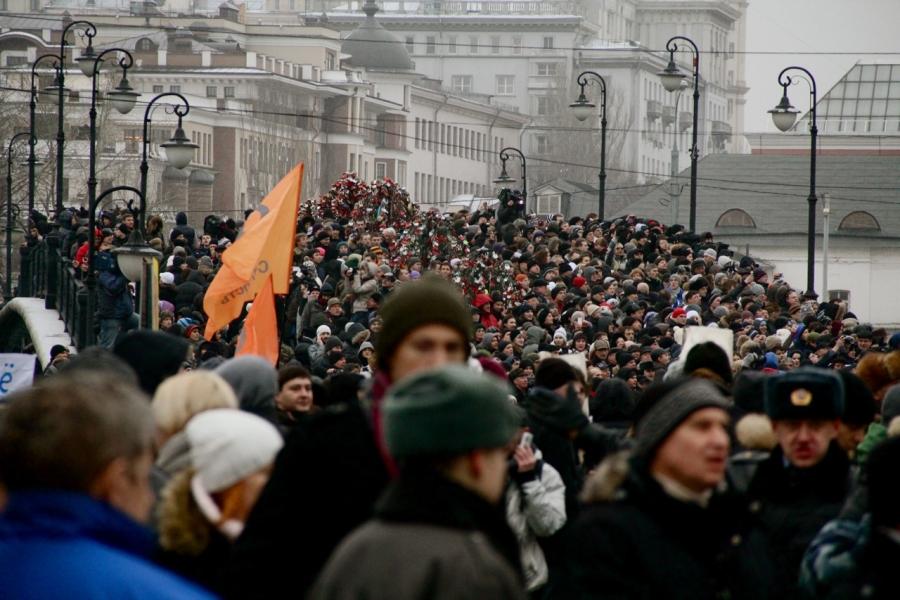 Thousands of Russians protest allegations of mass fraud in the country's parlimentary elections in December 2011. 