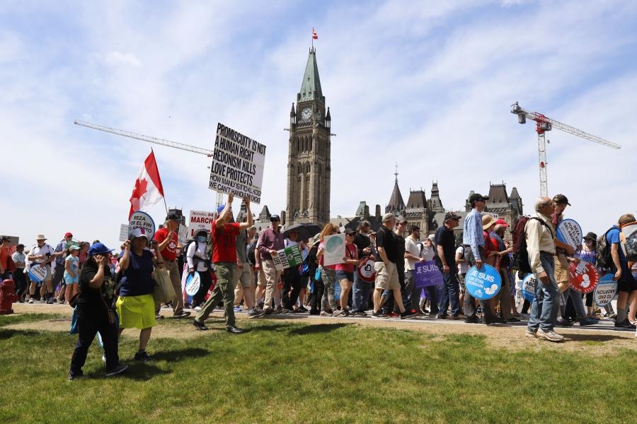The March for Life event on Parliament Hill in Ottawa last May, organized by those opposed to abortion, also attracted pro-choice protesters. 