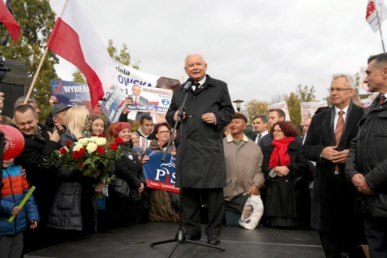 Jaroslaw Kaczynski, leader of Poland's main opposition party Law and Justice (PiS), speaks on the last day of campaigning ahead of parliamentary elections in Lublin on Oct. 23, 2015.