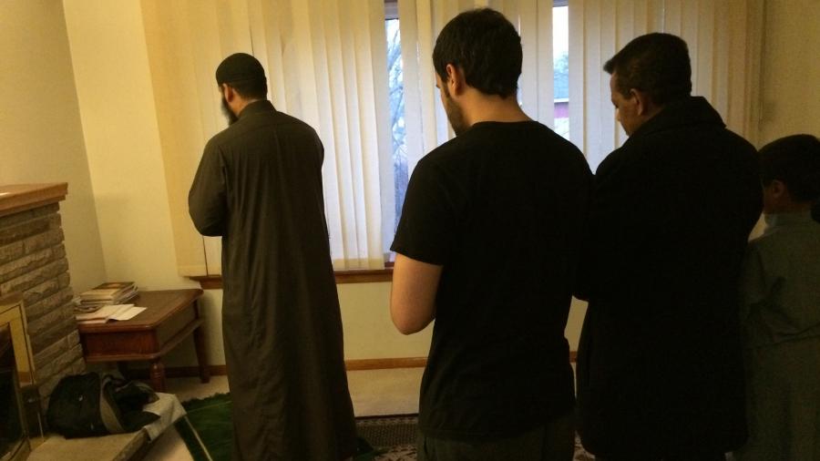 A small congregation of Peterborough's Muslims have been praying in the living room of a nearby house as their mosque undergoes repairs. 
