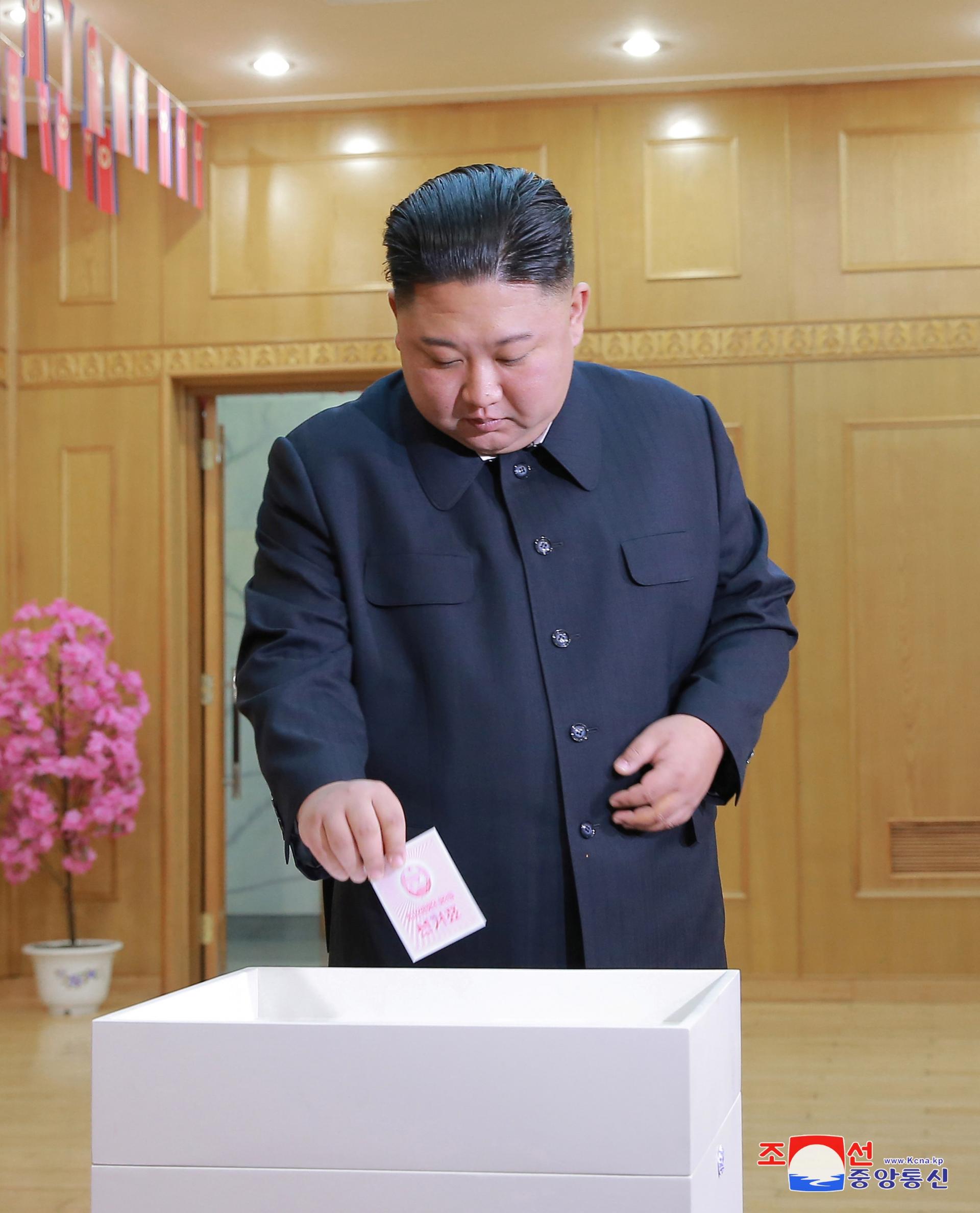 Kim Jon-un casts his ballot