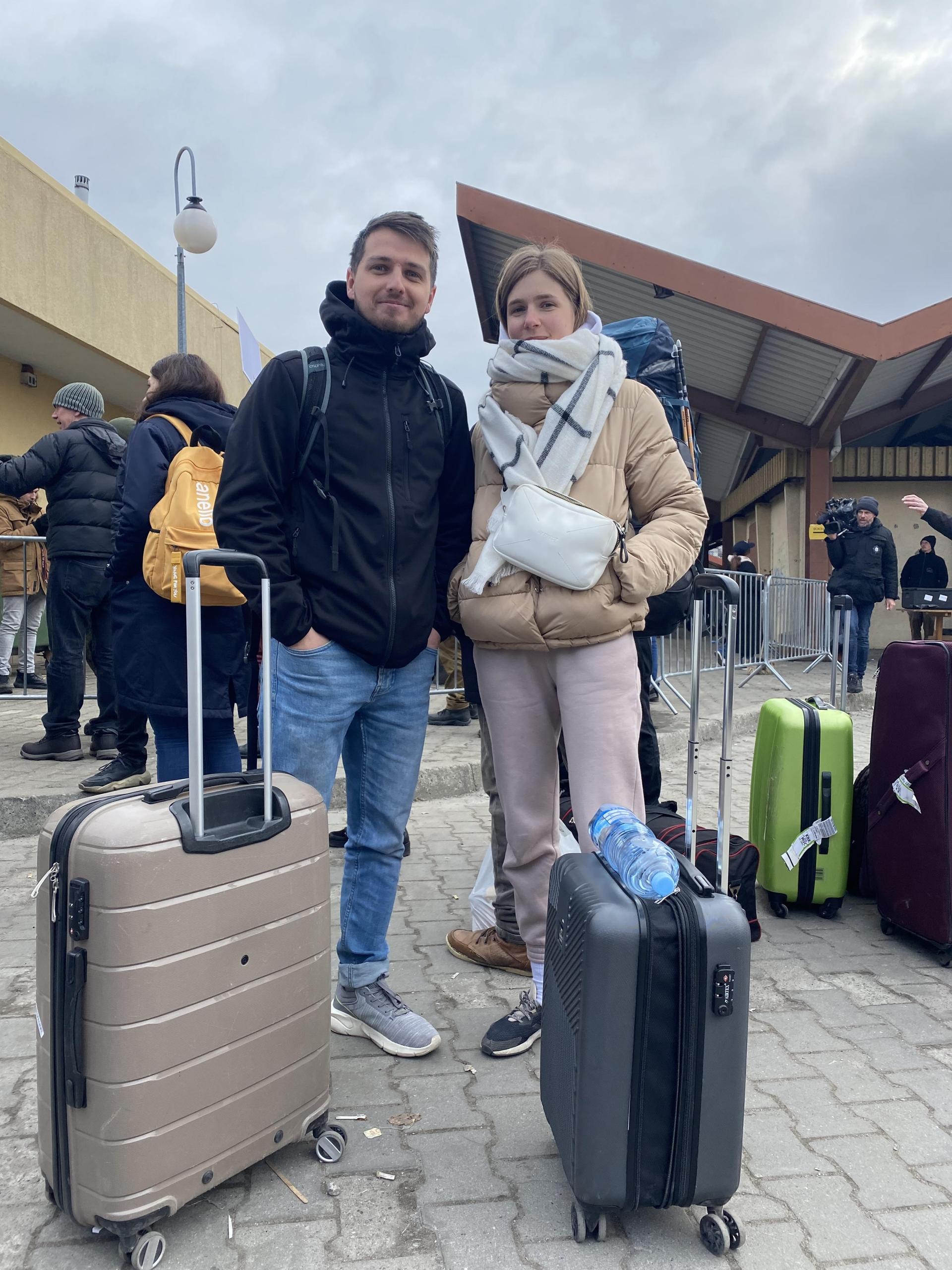 Yevhenii Vladimirtsev and Natalia Osinchuk were on vacation in Sri Lanka when war broke out. They now intend to volunteer for the army and refugee organisations in their hometown Lviv. 