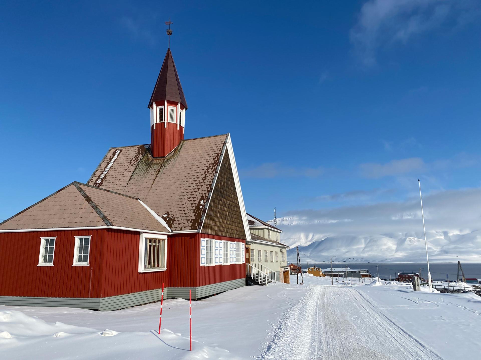 Longyearbyen has fewer than 2,500 residents, but it’s home to a university, a post office, and a church. 