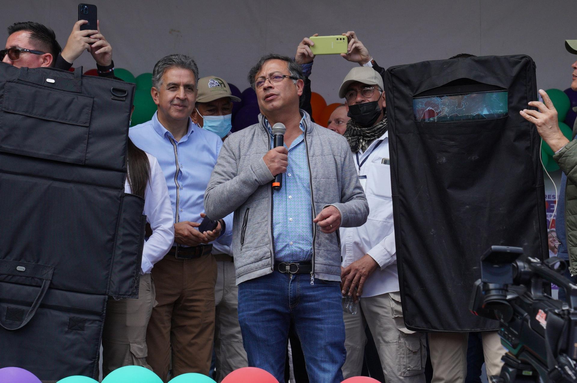 Colombia’s newly inaugurated president Gustavo Petro has said that he wants to start peace talks with drug cartels and rebel groups.