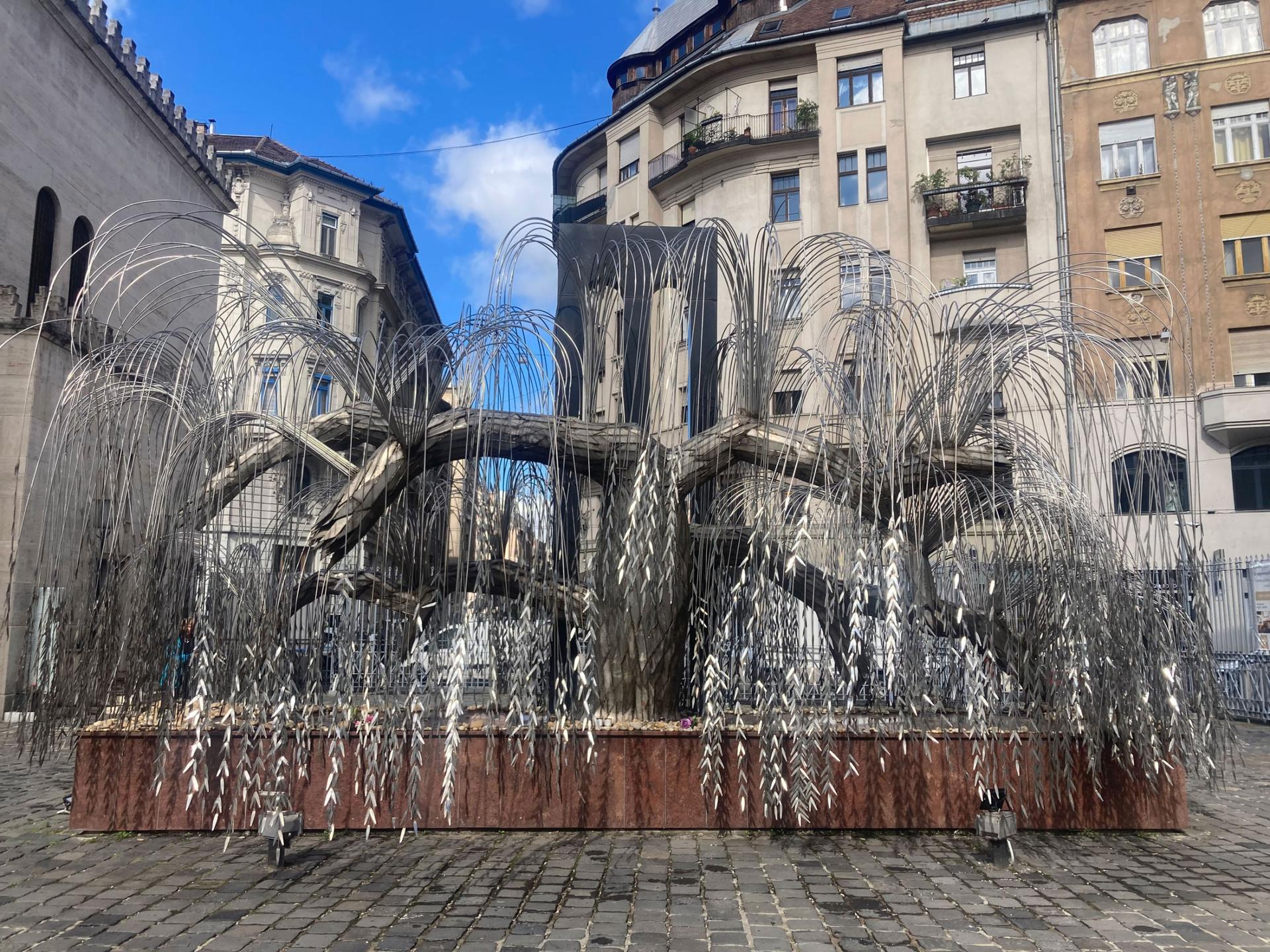 Sculpture of a weeping willow tree in Raol Wallenberg Holocaust Memorial Park at The Great Synagogue, Dohány Street, Budapest, Hungary.