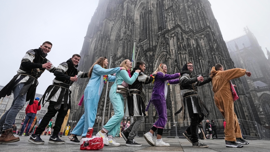 Almanya'da, Kutsal Cuma da dahil olmak üzere 'sessiz' dini bayramlarda dans etmek yasaklandı