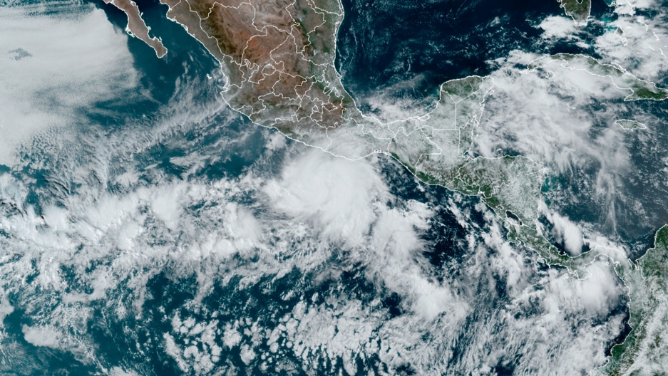 Meksika, tropikal fırtına mevsimi başlarken yılın ilk kasırgasıyla vurdu